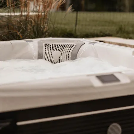 Апартаменты Idyllisches Mit Exklusivem Whirlpool