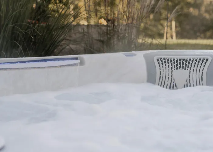 Idyllisches Mit Exklusivem Whirlpool *